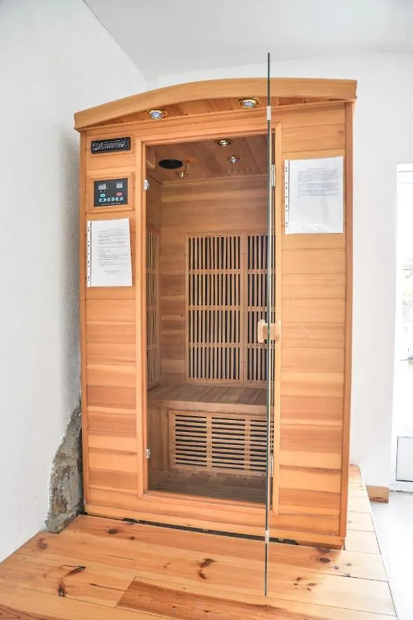 Villa Ker Bleuenn * 10 Personnes * Piscine * Sauna La Fresnais 0*,  France